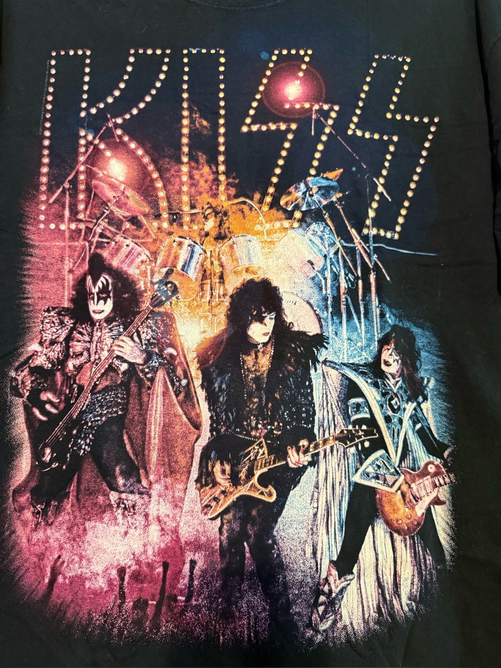 KISS Band Graphic Tee with Multicolor Stage Art. Gilden Tag ,Large Print.